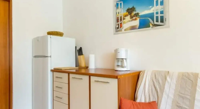 Jurica - 300 m From sea - A1 Lea, Prenota Hotel Hotel a Croatian Islands con parcheggio, Parcheggio