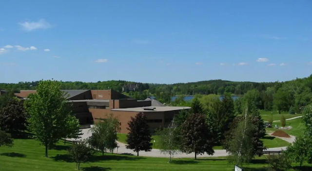 Люкс Residence and Conference Centre – King City