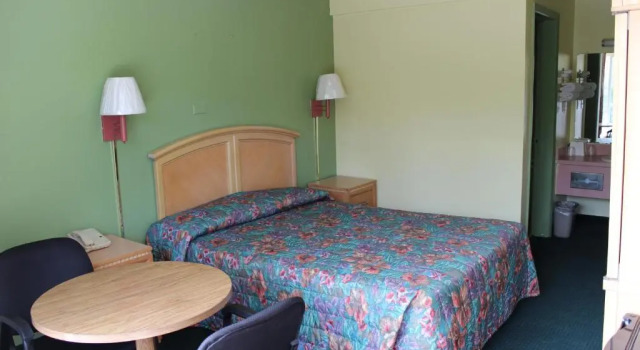 Номер Standard Travelers Inn Gainesville