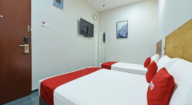 Super OYO Capital O 90687 Rs Hotel, Prenota Hotel Ulu Tiram Johor