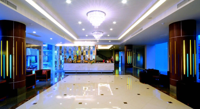 Отель Crystal Palace Pattaya
