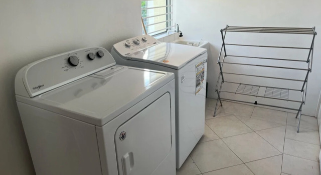 Beautiful 4-bed House With Stunning sea Views, Rezervovat Hotel Hastings Barbados