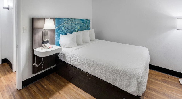 Четырёхместный номер Standard Tropical Seas Hotel