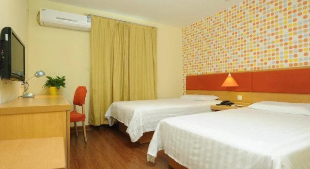 昆明金阆苑酒店 南屏步行街金马碧鸡坊店, Rezerwuj Hotel Wuhua District Kunming