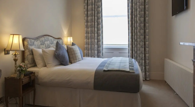Номер Classic The Falcon Hotel