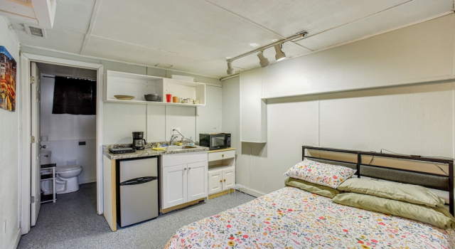 Апартаменты < 1 Mi to Downtown! Old North End Studio w/ Patio
