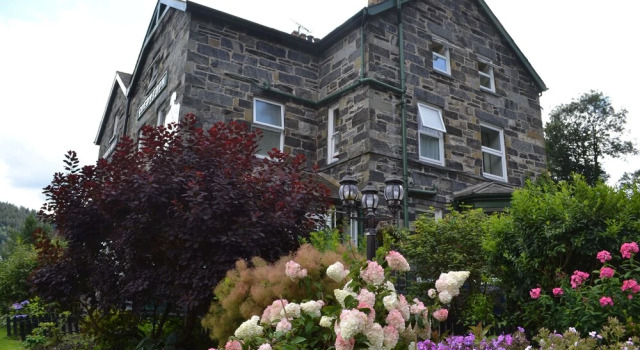 Coed-Y-Fron Guest House