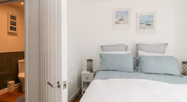 2 Beach Cottage
