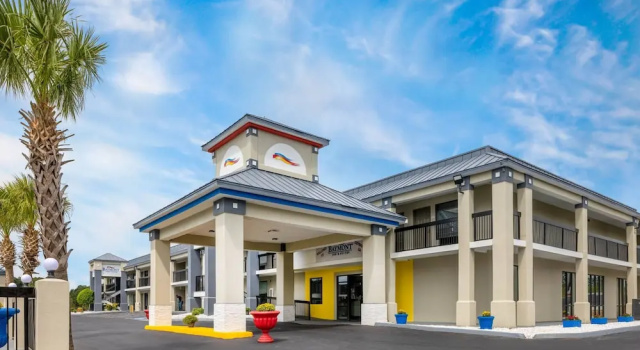 Baymont by Wyndham Covington, Book Hotel Hoteller i Covington med parkering, Parkering