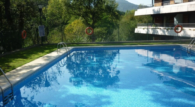 Modern Apartment in Ramales de la Victoria with Pool, Buchen Sie Ferienwohnung Ramales de la Victoria 