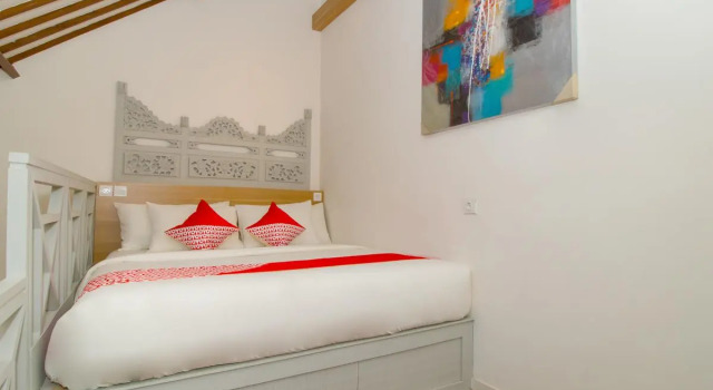 Люкс OYO 3200 Anza Hotel