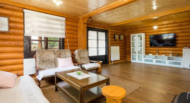 4 Bedroom Beautiful Home In Otocac, Prenota Hotel Otocac 