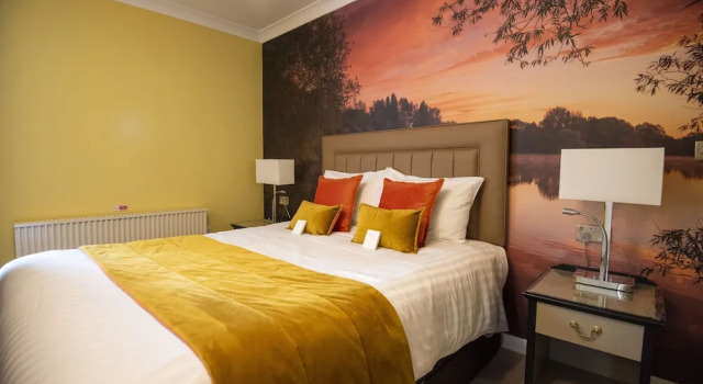 Четырёхместный семейный номер Standard c 1 комнатой с видом на сад Bridleways Guesthouse & Holiday Homes