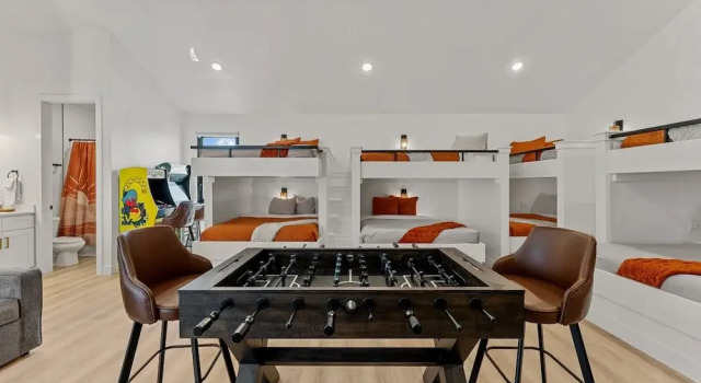 Desert Jewel With Private Gym And Pool 4 Bedroom Townhouse