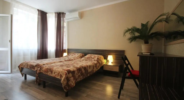 Novikoff Hotel