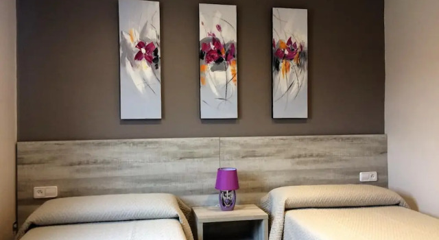 Hotel Iru-Bide, Rezerwuj Hotel Lumbier Nawarra