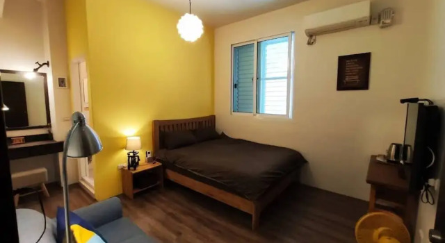 Номер Economy Iron St. House