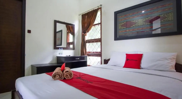 Номер Economy RedDoorz Syariah near Ngade Lake Ternate