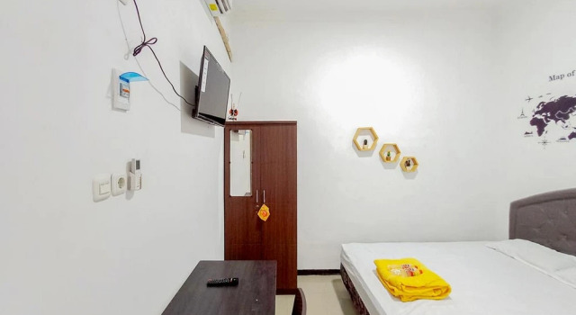 Homestay Bahari near Wisata Bahari Tlocor Sidoarjo Mitra RedDoorz, Prenota Hotel Hotel a Sidoarjo con parcheggio, Parcheggio