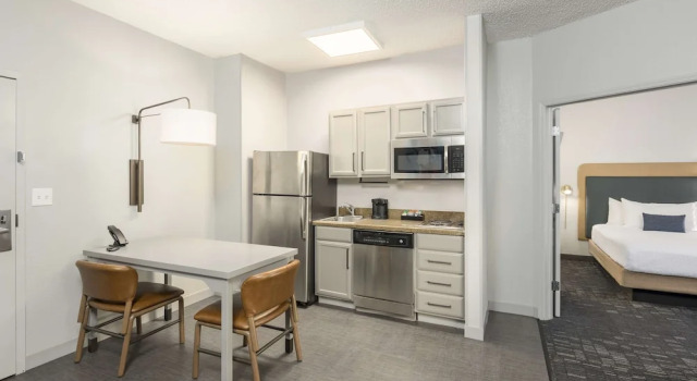 Четырёхместный люкс Hearing Accessible Homewood Suites by Hilton New Orleans