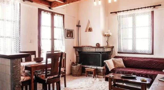 Шале с 3 комнатами Traditional Charming Stone Chalet