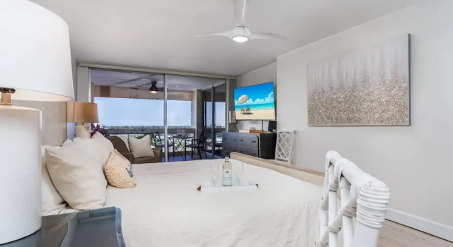 Palm Bay Club 8th Floor On Complex Private Beach