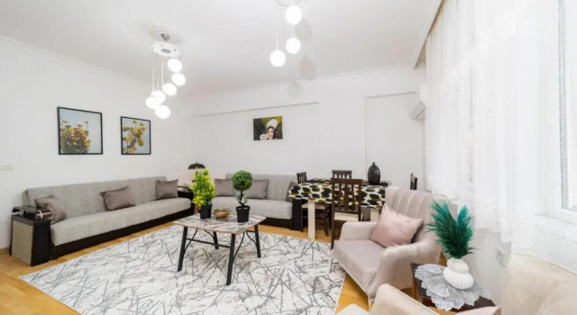 Кровать в общем номере с 6 комнатами Spacious Flat With Backyard in Muratpasa