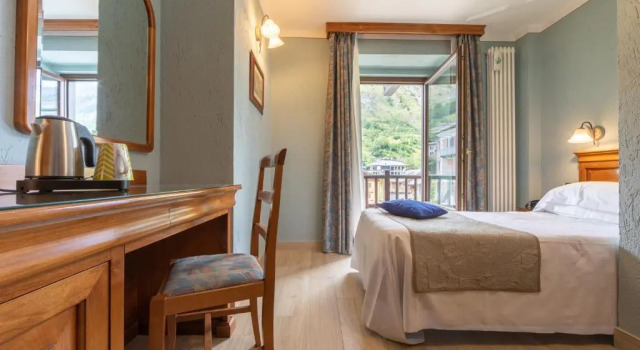 Одноместный номер Standard с балконом Hotel Du Glacier