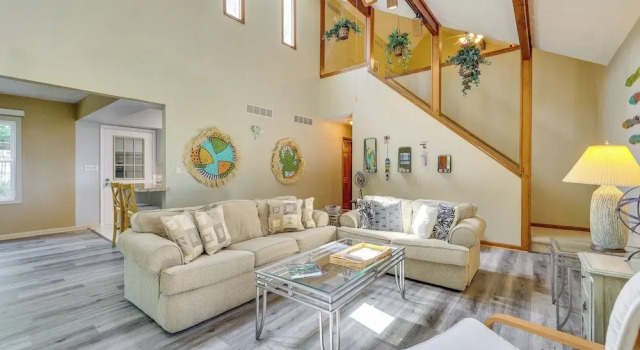 Ozark Mountain View Retreat w/ Hot Tub!, Reserva ahora Hotel Holiday Island Estados Unidos