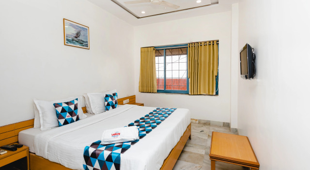 Номер Executive HOTEL GALAXY SURAT