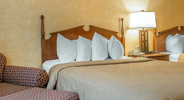 Шестиместный люкс Quality Inn Gaylord