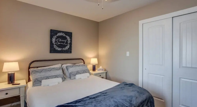 Коттедж с 2 комнатами The Olympic Guest House 2 Bdrm Modern Perfection