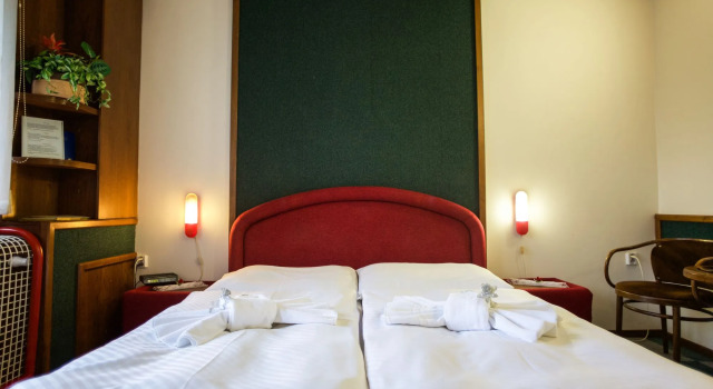 Hotel Poprad, Rezervovat Hotel Hotely v Prešovský kraj s parkováním, Parkování