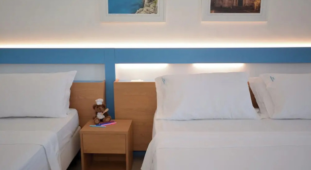Standard Triple room with balcony and with lateral sea view Hotel Miramare