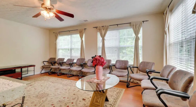 Suburban Atlanta Vacation Home - 20 Mi to Downtown, Book Feriehus Sommerhuse i Union City, Hytte