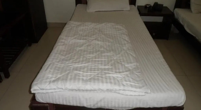 Almond Inn, Rezervovat Hotel Hotely v Gujarat s parkováním, Parkování