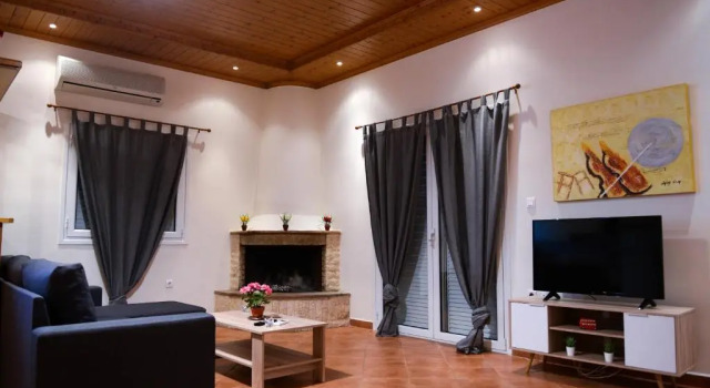 Patras Cozy Lodge, Prenota Hotel Hotel a Peloponneso con parcheggio, Parcheggio