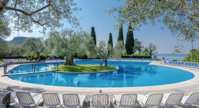 Rosabianca Studio, Prenota Appartamento Hotel a Veneto con piscina, Piscina