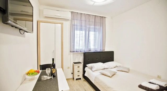 Vukovarska studio apartment, Prenota Appartamento Splitska 