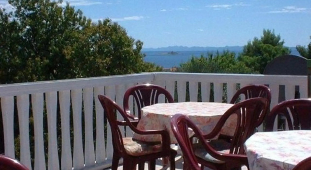 Lucky - 150m From the sea - A4