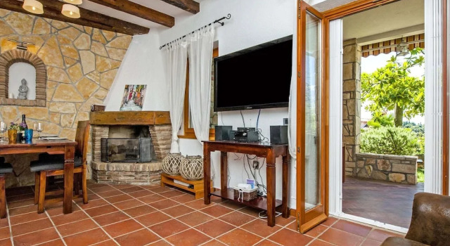 Cozy Holiday Home in Rovinj With Terrace, Забронировать Отель Ровинь Rovinj Riviera, рядом с Пристань для яхт Ровиня