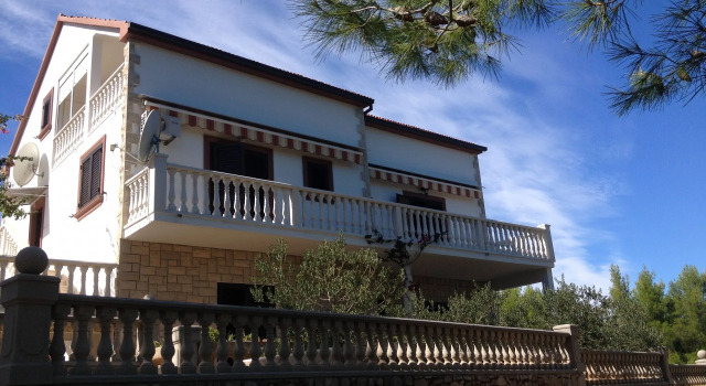 Room Makaj - 80 m from the beach : R1 Cove Basina (Jelsa), Island Hvar, Prenota Appartamento Basina 