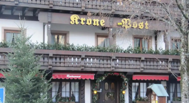 Gasthaus-Krone-Post, Varaa Hotelli Simonswald Breisgau, lähellä Kulturhistorische Olmuhle