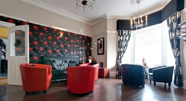 Lauriston & Lawton Court Hotel, Забронировать Отель Бизнес-отели Лландидно, рядом с Плавательный центр Лландадно, 4* 5*