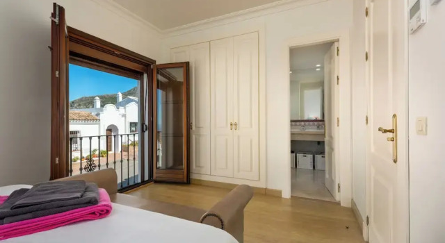 Stylish House, Patio, Pool, Mountains, Stunning White Village, sea 20 Mins Away, Book Villa Casares Costa Costa del Sol