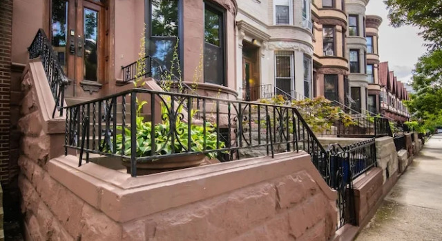 Lefferts Gardens Residence Bed  Breakfast, Забронировать Отель Отели Нью-Йоркской агломерации с парковкой, Парковка