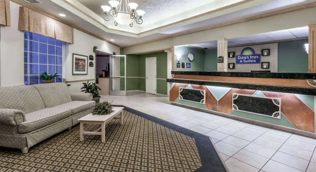 Days Inn by Wyndham Pentwater, Book Hotel Pentwater Michigan