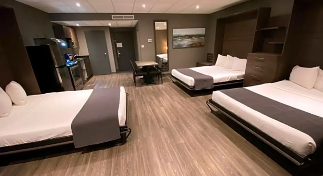 Номер Deluxe Hotel & Suites Le Dauphin Drummondville