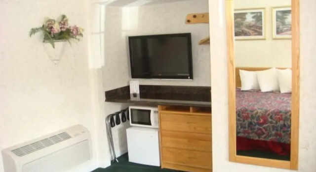 Четырёхместный номер Standard Travelers Inn