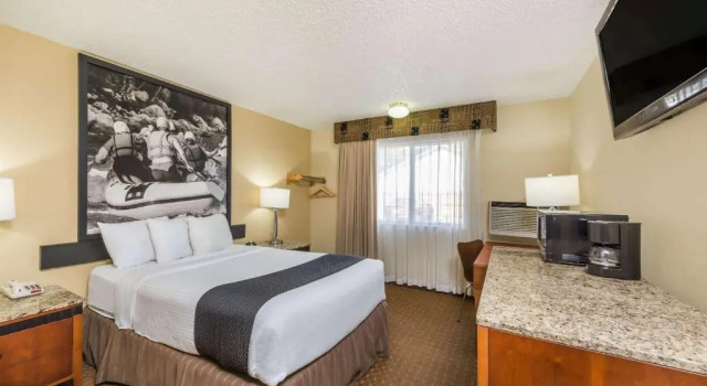 Номер Standard Super 8 Canon City